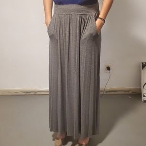 Maxi skirt with pockets
